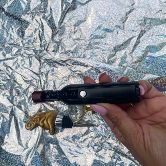 Wine Stoppers & one opener - Picture 4 of 4